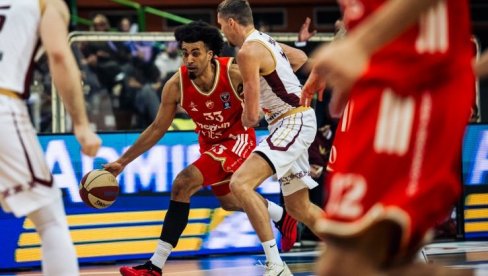 ZVEZDA UTIŠALA SARAJEVO! Pred večiti derbi u Evroligi crveno-beli dobili Bosnu u prvom nastupu u Sarajevu posle 15 godina