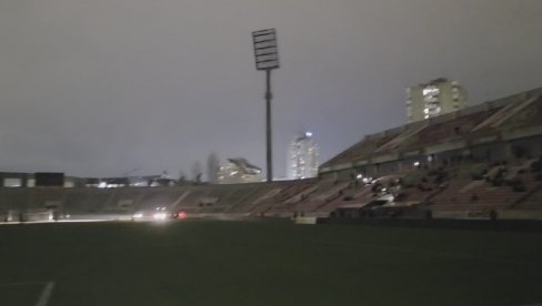 UKLETI DUEL! Prvo odloženo zbog snega, a danas Radnički Niš - Čukarički prekinuto zbog nestanka struje! (VIDEO)