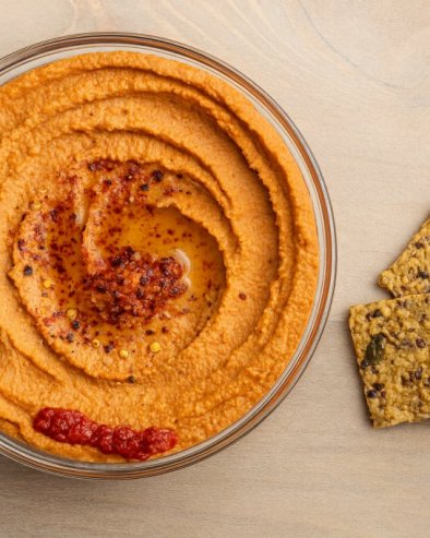 ХУМУС ОД ЛЕБЛЕБИЈА И ПАПРИКЕ: Кремасти посни намаз који осваја мирисом и укусом