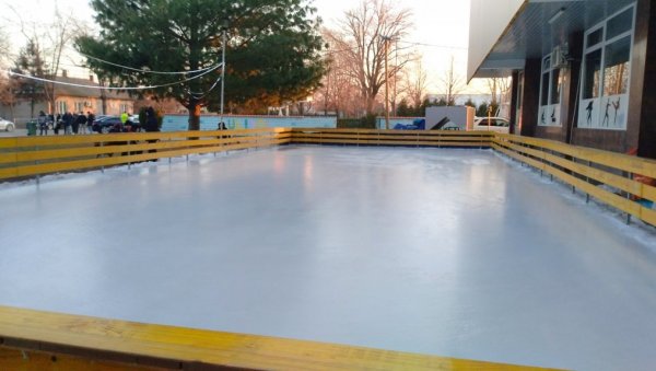 СПОРТСКИ ЦЕНТАР: У петак отварање клизалишта, улаз 200 динара