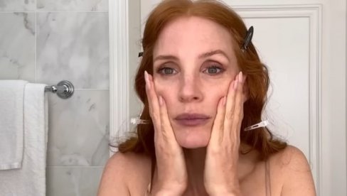 PRELEPA GLUMICA OTKRILA SVE TRIKOVE SVOJE RUTINE ZA NEGU LICA: Za mladolik izgled i blistav ten, oskarovka se svako jutro – šamara!?