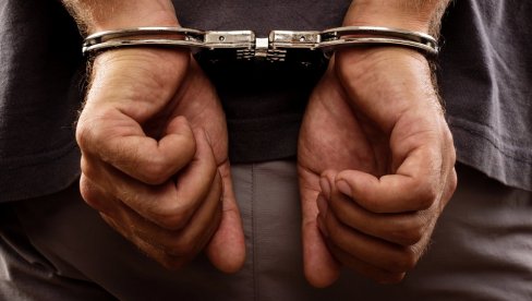 UHAPŠEN DILER KOD NIŠA: Maloletniku prodavao drogu, policija ga uhvatila na delu