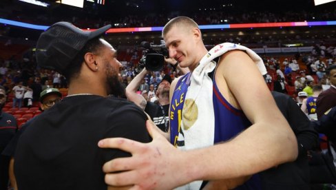 KAKVA BOMBA! Bivši saigrač Nikole Jokića oblači crveno-beli dres?