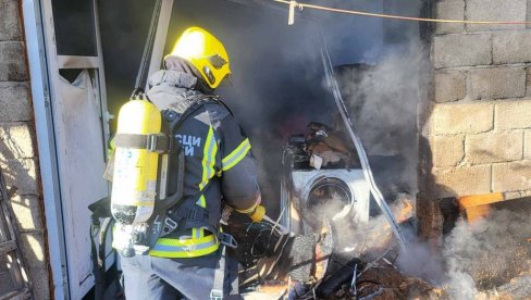POŽAR U CENTRU BRATUNCA: Umalo kuća da izgori kao lila