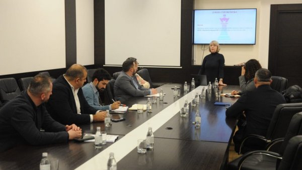 БОЉИ УСЛОВИ ЗА МЛАДЕ: У Краљеву представљен национални програм „Престоница младих 2027.“