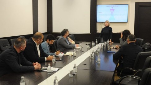 BOLJI USLOVI ZA MLADE: U Kraljevu predstavljen nacionalni program „Prestonica mladih 2027.“