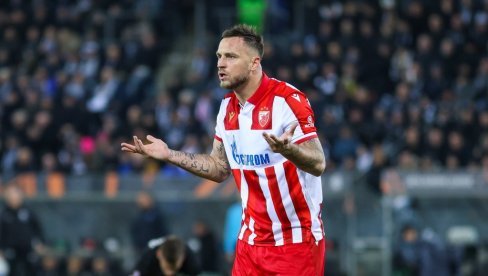 ARNAUTOVIĆ JE SLABIJA VERZIJA IBRAHIMOVIĆA! Poruka iz Malmea šokirala delije