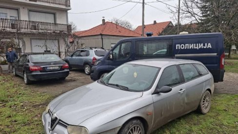 ПРВИ СНИМЦИ НАКОН ЕКСПЛОЗИЈЕ У СУРЧИНУ: Полиција на лицу места (ВИДЕО)