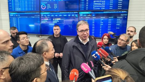 VUČIĆ OBILAZI FABRIKU YUSEI MACHINERY: Probaću da ovakav sistem uvedem u Predsedništvu i Vladi (VIDEO)