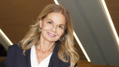 MALA CRNA HALJINA JE UVEK U TRENDU, IDEALNA ZA PRAZNIKE I SLAVE: Mira Bobić Mojsilović dokazala još jednom da je žena od stila!