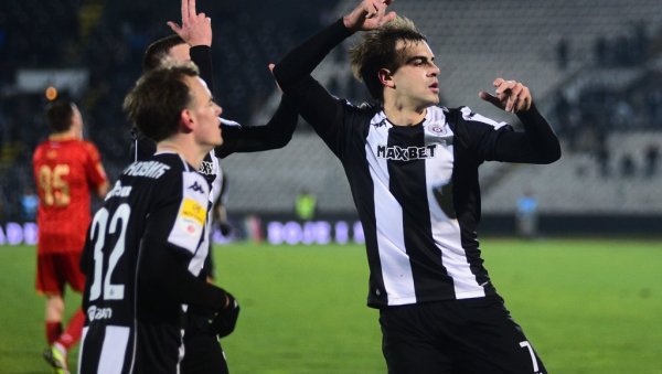 ШТА СЕ ДЕШАВА СА ЈОВАНОМ МИЛОШЕВИЋЕМ? Огласио се Предраг Мијатовић и открио да ли се сјајни нападач враћа у Партизан