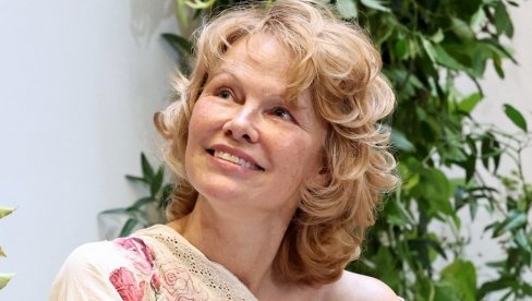 PROMENILA IMIDŽ, ŠOKIRALA JAVNOST, A TVRDI DA OVO MORA DA ZNA SVAKA ŽENA: 9 modnih lekcija Pamele Anderson! (FOTO)