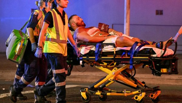 НАЈМАЊЕ 12 МРТВИХ, СКОРО 30 ПОВРЕЂЕНИХ: Расте црни биланс жртава терористичког масакра у Сиднеју (ВИДЕО)