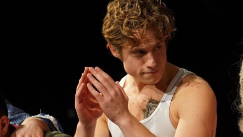 OVAJ SRPSKI GLUMAC IMA NAJVEĆI IQ: Svi ga znate iz popularnog filma, a danas je u vezi sa 14 godina starijom koleginicom!