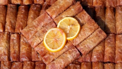 POSNA BAKLAVA OD 3 SASTOJKA: Sprema se za 20 minuta