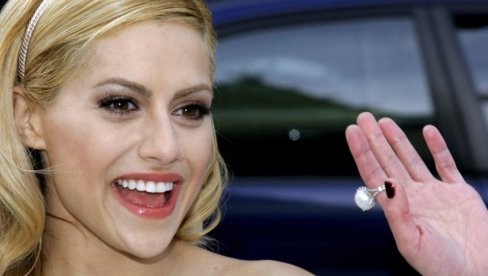 СМРТ ГЛУМИЦЕ КОЈУ ЈЕ СВЕТ ОБОЖАВАО У РОМАНТИЧНИМ КОМЕДИЈАМА МИСТЕРИЈА И НАКОН 16 ГОДИНА: 5 месеци касније преминуо и њен супруг