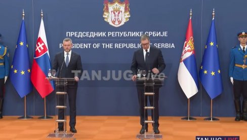 ДОГОВОРИЛИ СМО НАЧИНЕ ВОЈНЕ САРАДЊЕ, РАЗГОВАРАЛИ СМО И О ЕНЕРГЕТИЦИ Вучић након састанка са лидером Словачке Пелегринијем