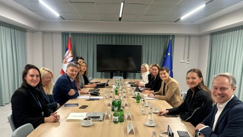 БРНАБИЋ САОПШТИЛА СЈАЈНЕ ВЕСТИ: Србија друга у Европи и шеста у свету по индексу технолошке зрелости јавне управе! (ФОТО)