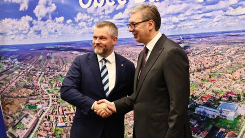 ВУЧИЋ И ПЕЛЕГРИНИ У БАЧКОМ ПЕТРОВЦУ: Донета одлука о изградњи Словачке куће у Новом Саду (ФОТО)