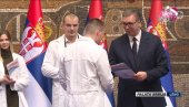 ПРИЈЕМ У ПАЛАТИ СРБИЈА: Вучић на додели уговора о раду најбољим дипломцима медицинских факултета и школа (ВИДЕО)