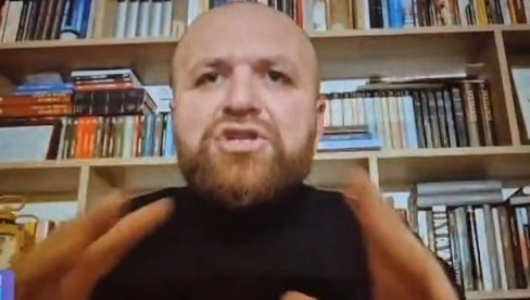 NA BLOKADERSKIM MEDIJIMA PRIZNALI DA SU PUKLI: Jako mali broj Pazaraca došao na skup (VIDEO)