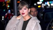 TEJLOR SVIFT TRUDNA? Jedna rečenica zapalila mreže, a fanovi kažu – sad je sve jasno!