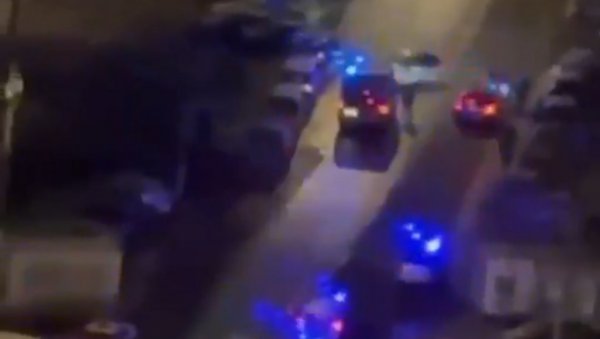 ПРВИ СНИМАК ХОРОРА У МОСКВИ: Човек активирао експлозив кад су му пришли полицајци - Сви су мртви (ВИДЕО)