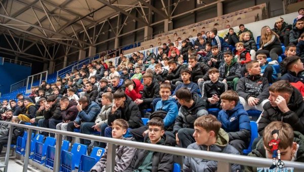 ПОЧЕО ЗИМСКИ ТУРНИР У МАЛОМ ФУДБАЛУ: Зрењанин чува традицију