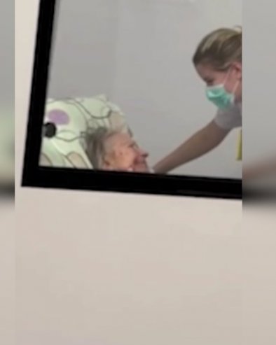 НЕ БОЈ СЕ, ТУ САМ, СВЕ ЋЕ БИТИ У РЕДУ Дирљива сцена у болници (ВИДЕО)