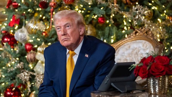 И РАДИКАЛНО ЛЕВИЧАРСКОМ ОЛОШУ... Овако је Трамп честитао Божић грађанима САД