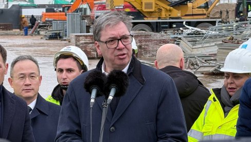 STRELJATI VUČIĆA BEZ POVEZA: Streljali bi čoveka u čije vreme rastu plate i penzije i najveće su u istoriji