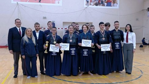 ФИНИШ СЕЗОНЕ ЗА ПАРАЋИНСКЕ КЕНДОКЕ: Стојановић најбољи јуниор у Србији, Марија Јововић одбранила титулу „кју девојке“