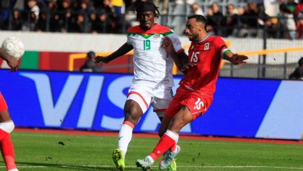 НЕВЕРОВАТНА ПРИЧА СА АФРИЧКОГ КУПА: Слеп на једно око, а постао херој Буркине Фасо (ФОТО)