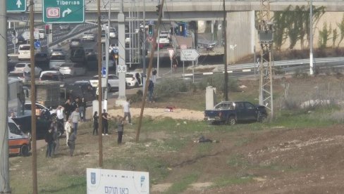 У ТЕРОРИСТИЧКОМ НАПАДУ УБИЈЕНЕ ДВЕ ОСОБЕ: Кац наредио војну операцију у граду нападача (ФОТО/ВИДЕО)