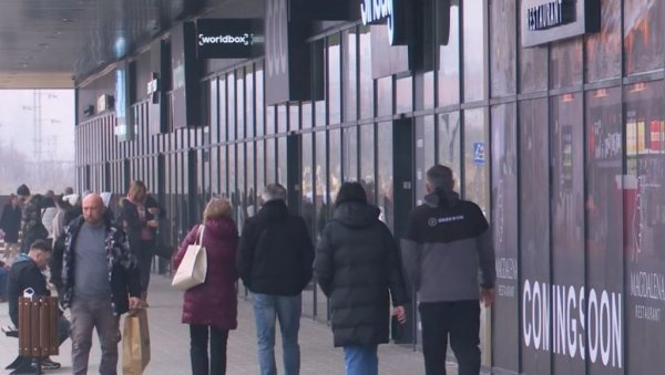 ОТВОРЕН ТРЖНИ ЦЕНТАР ГОЛД ПАРК: Грађани кажу - Најбоље у Смедереву! (ВИДЕО)