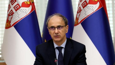 VREME DA SE RAZMIŠLJA O REKONSTRUKCIJI VLADE Macut: Ministri da budu operativniji