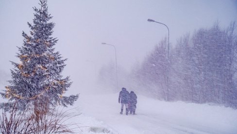 ОЛУЈА ЈОХАНЕС ПОГОДИЛА ШВЕДСКУ: Кровови кућа су одувани, мостови затворени, а путницима се саветује да не крећу на пут