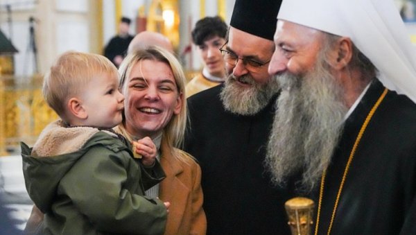 МАЈКА ЈЕ БИЋЕ НАЈБЛИЖЕ  БОГУ Патријарх честитао Материце свим мајкама и женама уз речи Владике Николаја