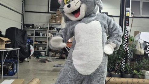 RADOST ZA MALIŠANE NA LEČENJU U LOZNIČKOJ BOLNICI: Paketići, animacije i igračke od Raševića