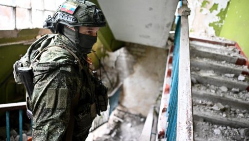 RUSI STIGLI NA 20 KILOMETARA OD SUMIJA: Totalna panika u ukrajinskoj vojsci, Zelenski u nikad većem problemu