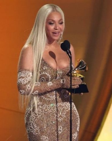 БИЈОНСЕ ЈЕ САДА И ЗВАНИЧНО МИЛИЈАРДЕРКА: Сада је раме уз раме са Тејлор Свифт