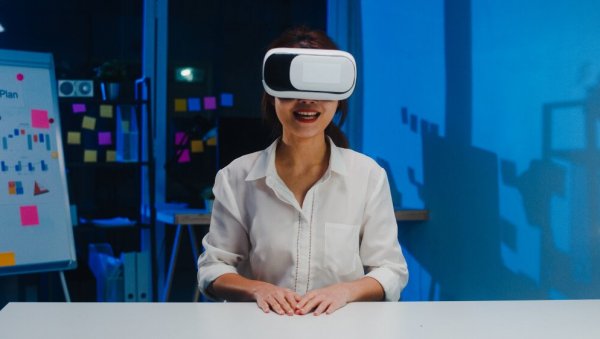 БРЕJН РОТ И АИ СЛОП: Ко и колико зарађује на АИ видео снимцима на друштвеним мрежама