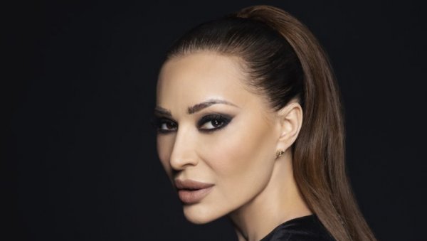 СВЕТЛАНА ЦЕЦА РАЖНАТОВИЋ У ВЕЛИКОМ НОВОГОДИШЊЕМ ИНТЕРВЈУУ ЗА НОВОСТИ: Једни броје године, а ја тренутке са публиком (ФОТО)