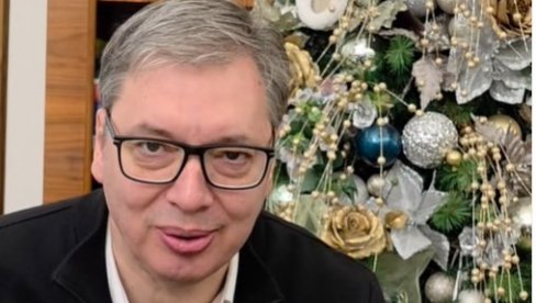 ŠTA SU NAJBLIŽI SARADNICI POŽELELI PREDSEDNIKU ZA NOVU GODINU: Vučić objavio video sa novogodišnjim čestitkama (VIDEO)