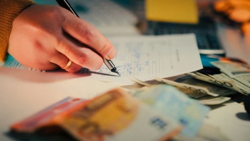 КАДА ВЕЗА СА ФИРМОМ ЈОШ УВЕК ТРАЈЕ: Ево колико година је директор одговоран за штету у фирми и након разрешења