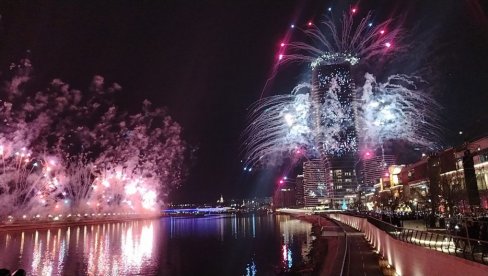 NOVA 2026: Spektakularni petnaestominutni vatromet u Beogradu na vodi (FOTO/VIDEO)