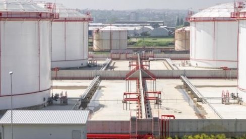 КАПАЦИТЕТ 67.000 ТОНА ДЕРИВАТА Ђедовић Хандановић: Пуштена у рад четири резервоара за складиштење нафтних деривата