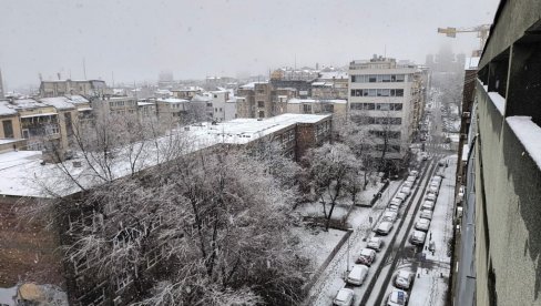 NAPADAĆE I DO 30 CM SNEGA: RHMZ niže upozorenja - Moguća totalna blokada saobraćaja