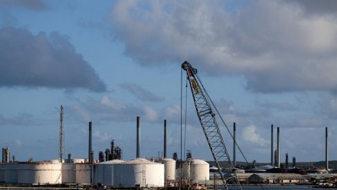 IZVORI UPUĆENI U POSLOVANJE DRŽAVNE ENERGETSKE KOMPANIJE: Naftna postrojenja u Venecueli nisu oštećena u američkim napadima