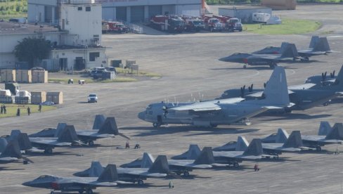 ТРАМП СПРЕМА ИНТЕРВЕНЦИЈУ У ИРАНУ? САД повлаче особље из кључних војних база на Блиском истоку